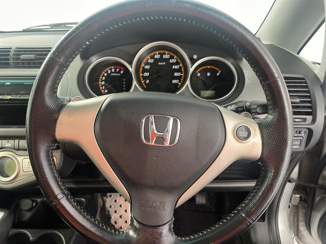 Photo '25' of Honda FIT