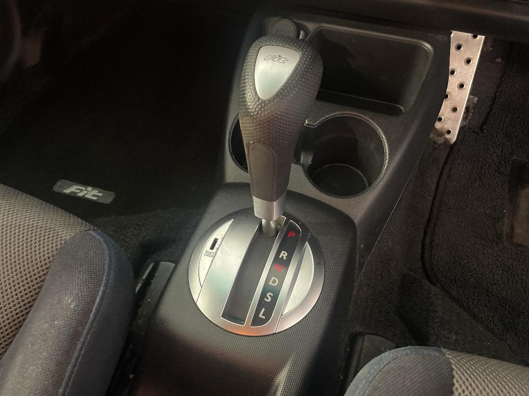 Photo '28' of Honda FIT