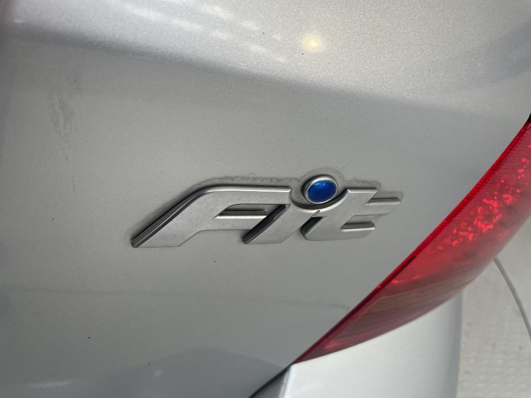 Photo '32' of Honda FIT