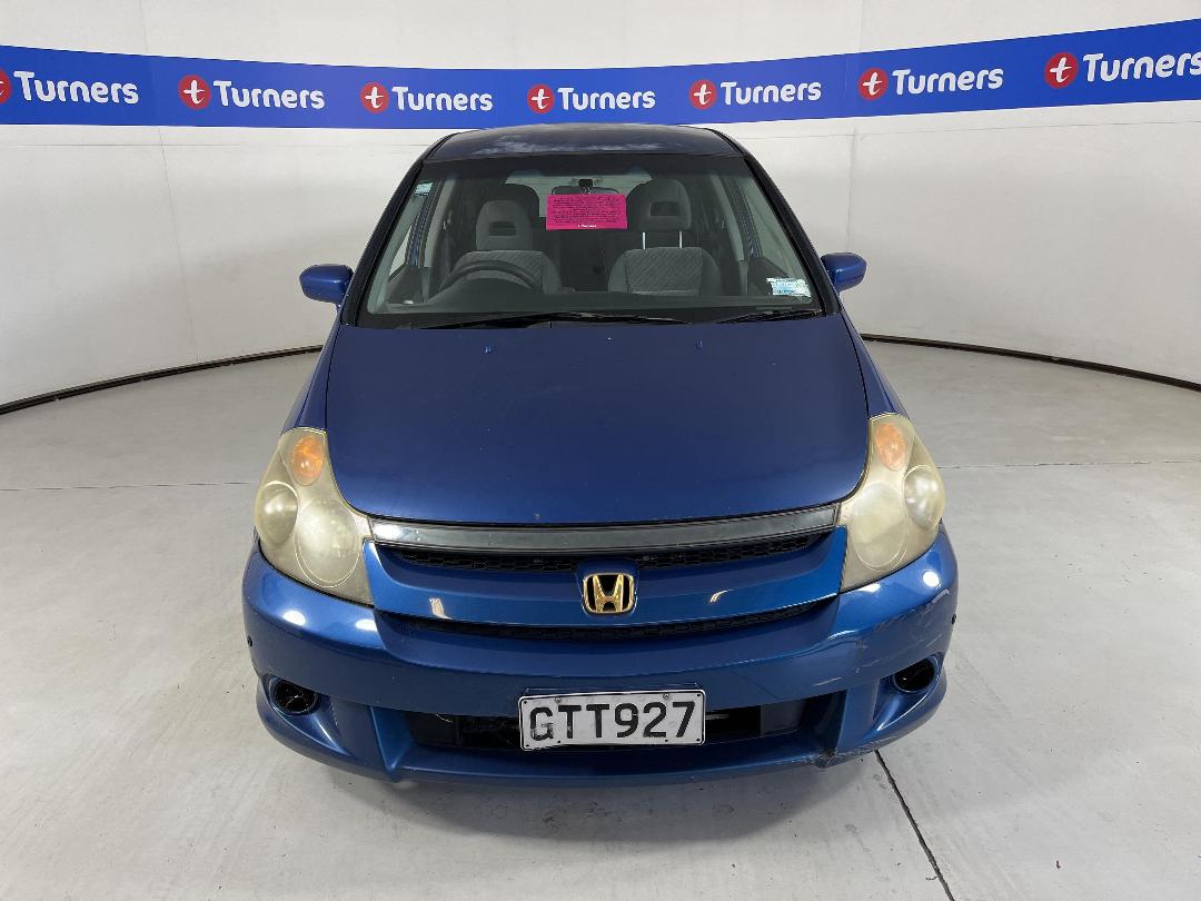 Photo '2' of Honda Stream Photo '2' of Honda Stream