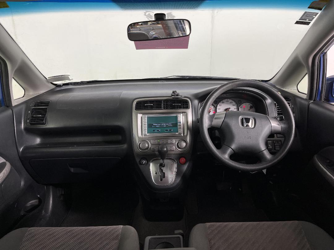 Photo '15' of Honda Stream Photo '15' of Honda Stream