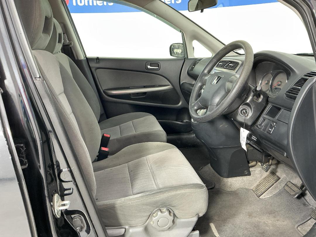 Photo '16' of Honda Stream Photo '16' of Honda Stream