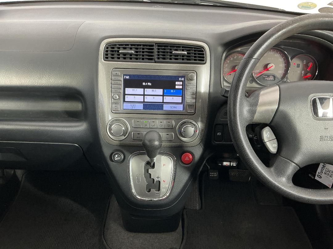 Photo '18' of Honda Stream Photo '18' of Honda Stream