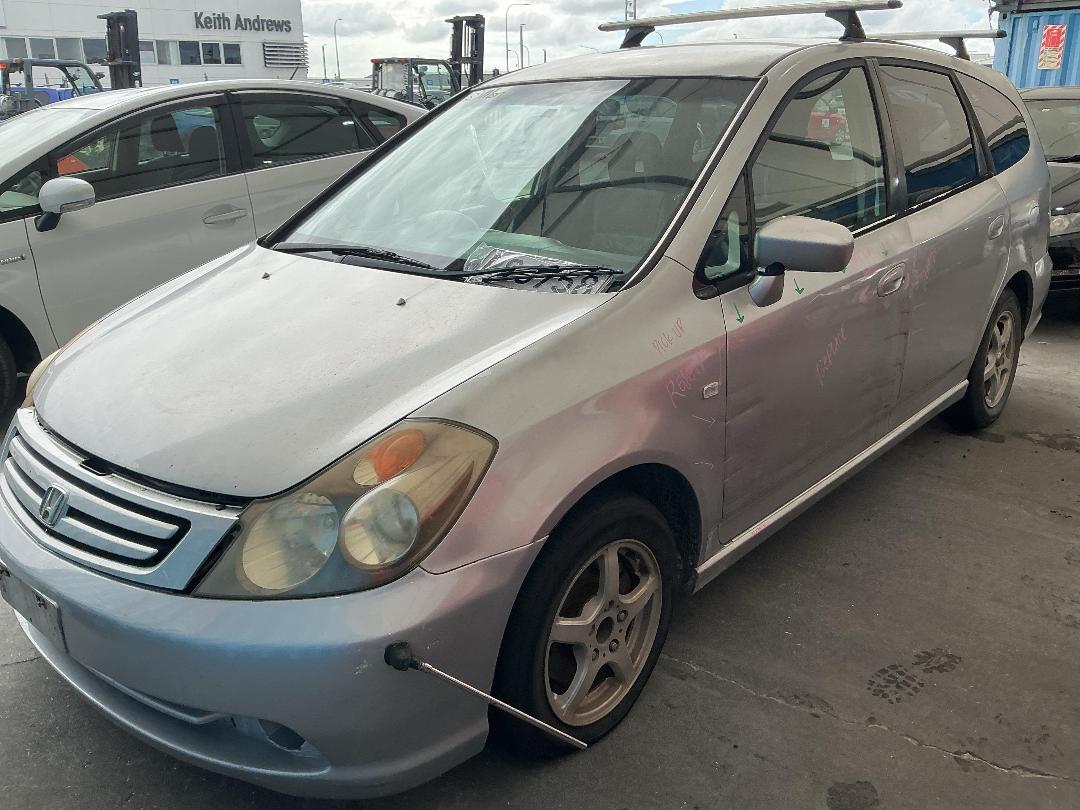 Photo '3' of Honda Stream Photo '3' of Honda Stream