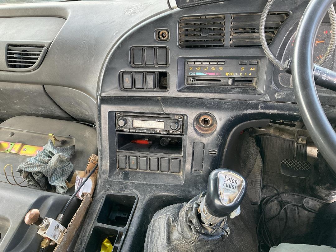 Photo '13' of Isuzu CXZ 400 GIGAMAX Cab Chassis