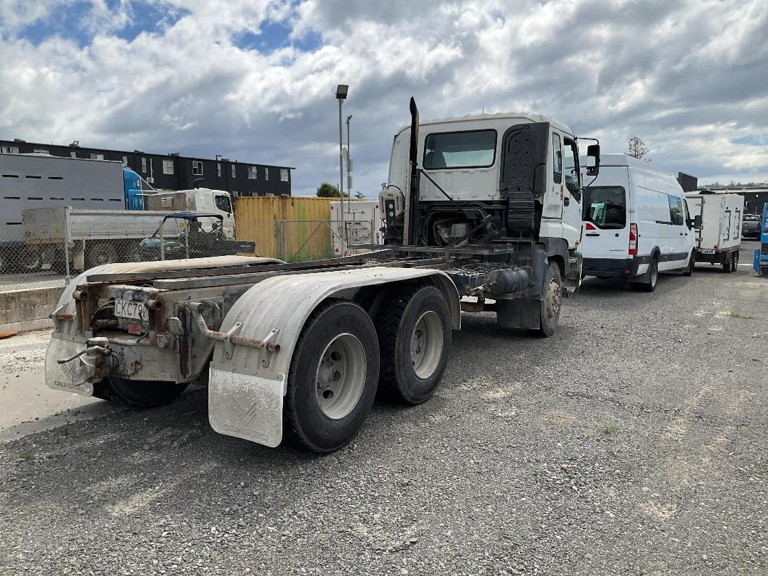 Photo '4' of Isuzu CXZ 400 GIGAMAX Cab Chassis