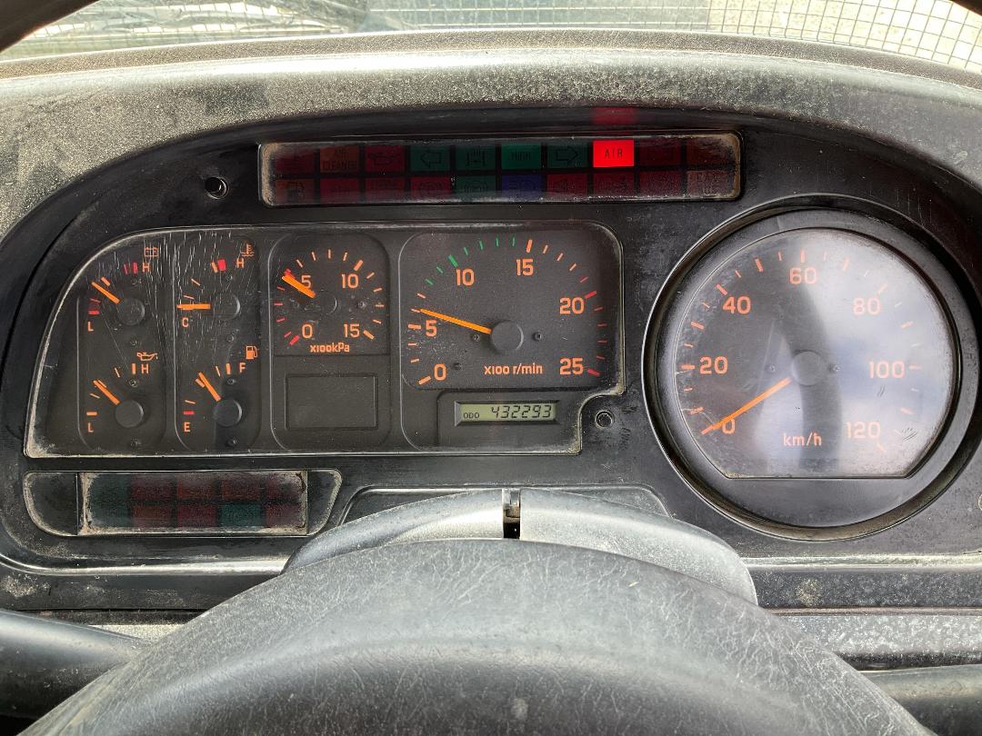 Photo '12' of Isuzu CXZ 400 GIGAMAX Cab Chassis