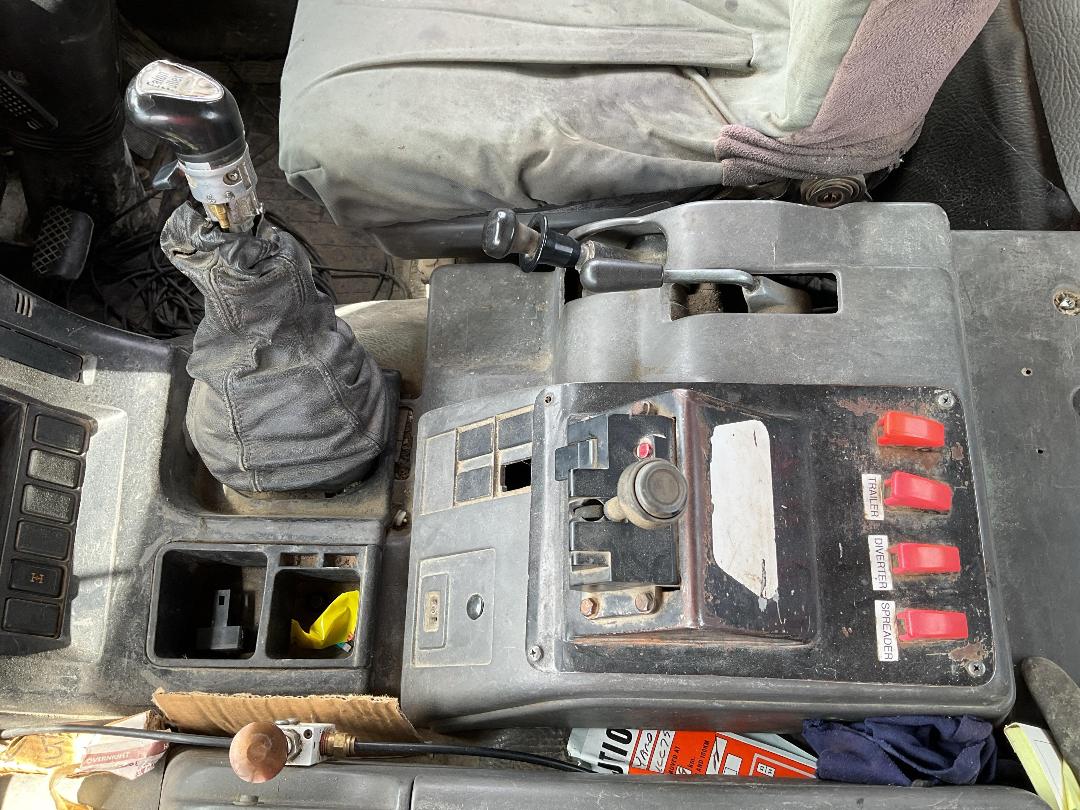 Photo '14' of Isuzu CXZ 400 GIGAMAX Cab Chassis