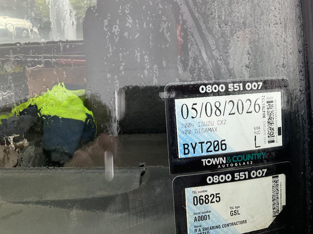 Photo '39' of Isuzu CXZ 400 GIGAMAX Tipper Photo '39' of Isuzu CXZ 400 GIGAMAX Tipper