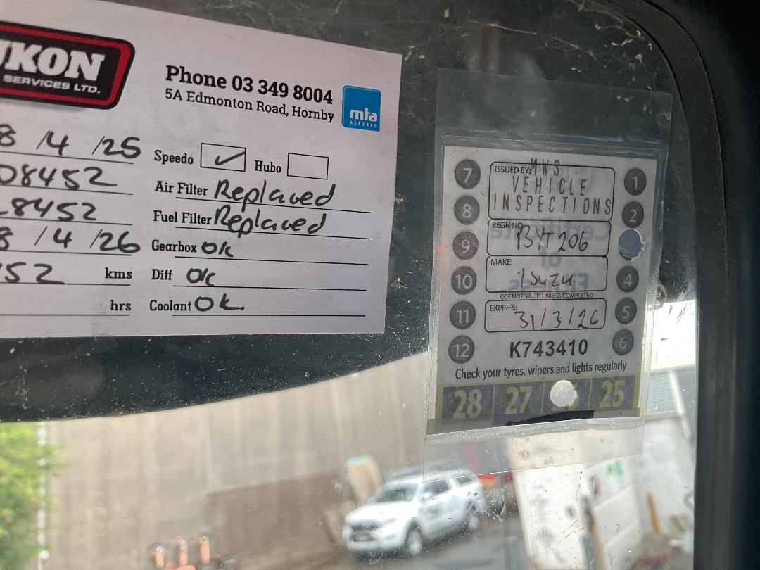 Photo '21' of Isuzu CXZ 400 GIGAMAX Tipper Photo '21' of Isuzu CXZ 400 GIGAMAX Tipper