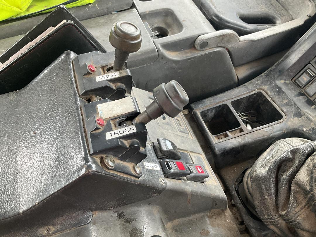 Photo '17' of Isuzu CXZ 400 GIGAMAX Tipper Photo '17' of Isuzu CXZ 400 GIGAMAX Tipper