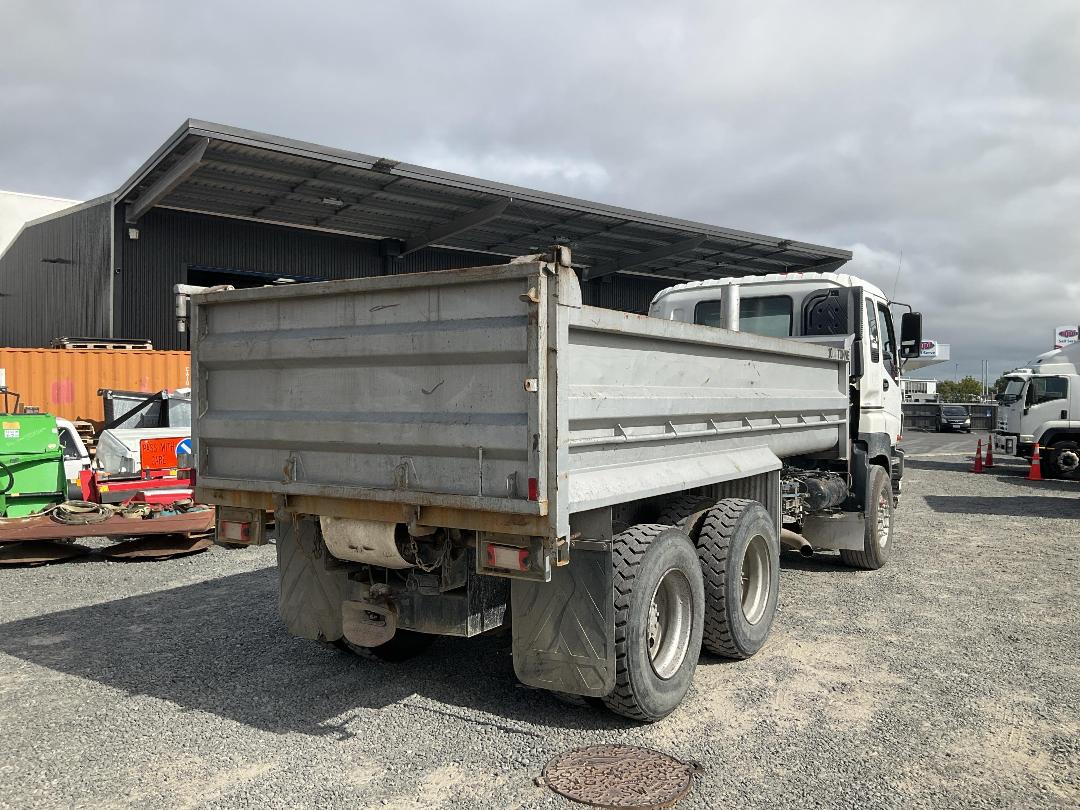 Photo '3' of Isuzu CXZ 400 GIGAMAX Tipper Photo '3' of Isuzu CXZ 400 GIGAMAX Tipper