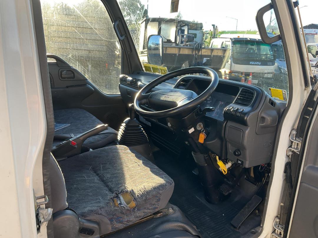 Photo '12' of Isuzu ELF Box Body