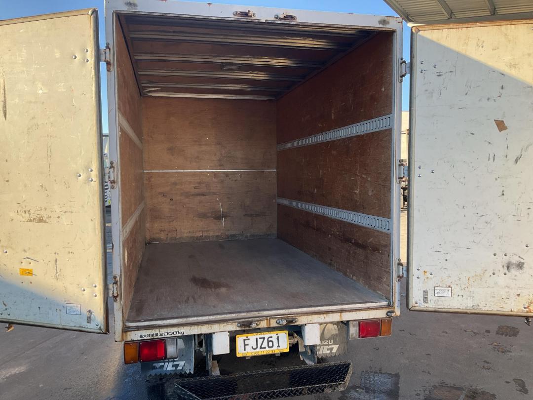 Photo '11' of Isuzu ELF Box Body