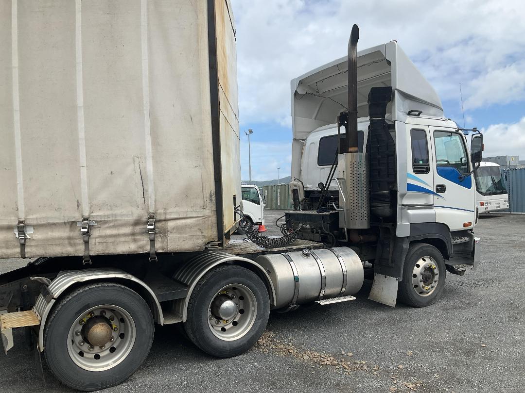 Photo '5' of Isuzu EXY Tractor Unit