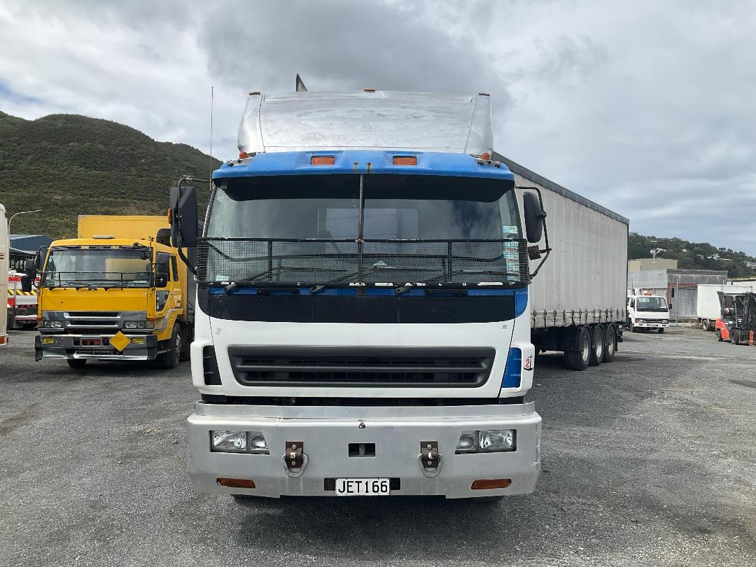 Photo '12' of Isuzu EXY Tractor Unit