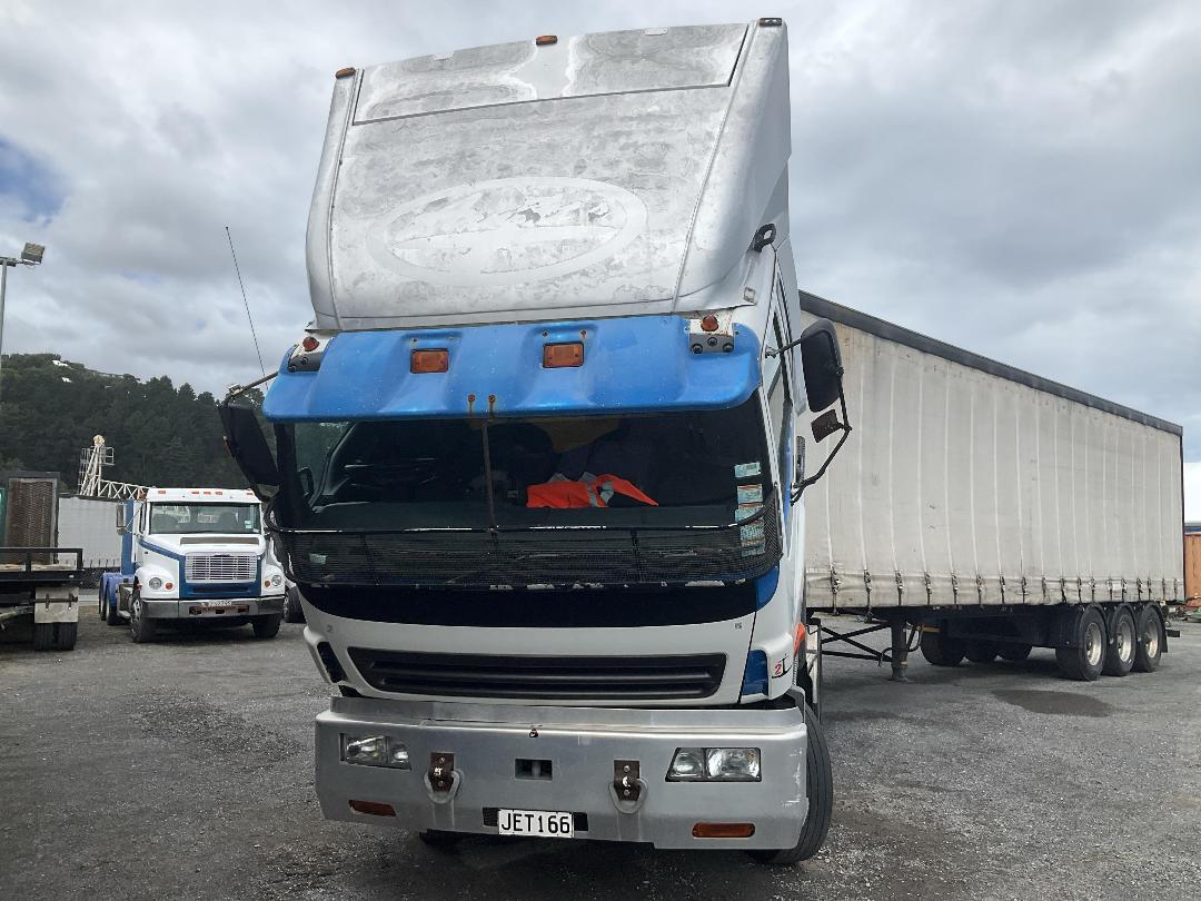 Photo '13' of Isuzu EXY Tractor Unit