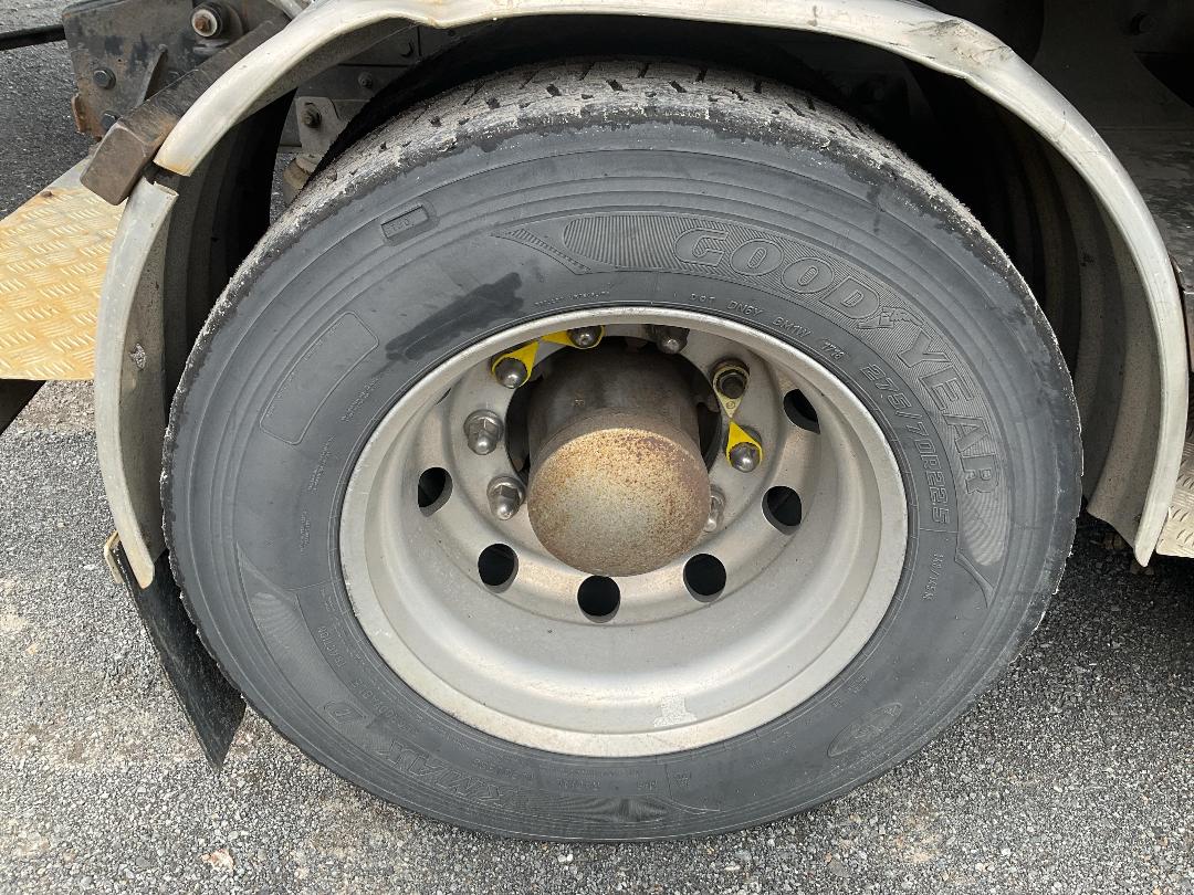 Photo '38' of Isuzu EXY Tractor Unit