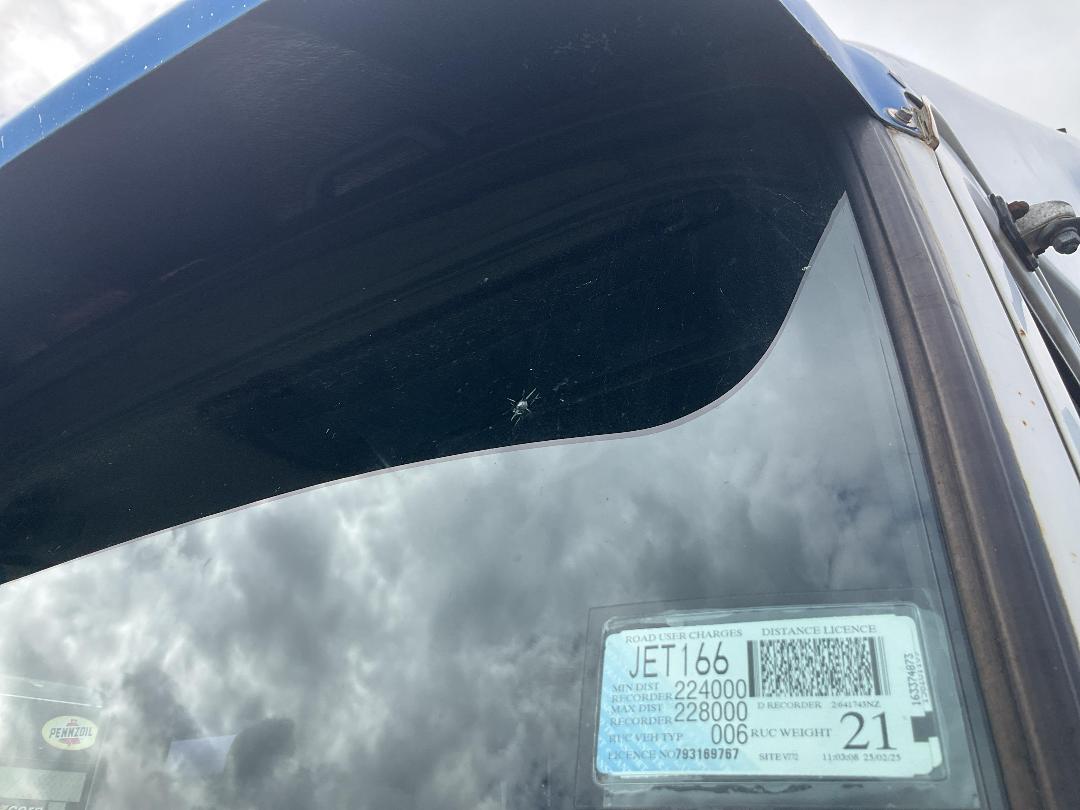 Photo '18' of Isuzu EXY Tractor Unit