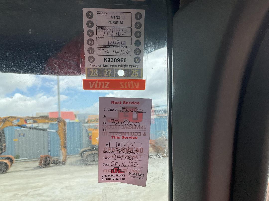 Photo '28' of Isuzu EXY Tractor Unit