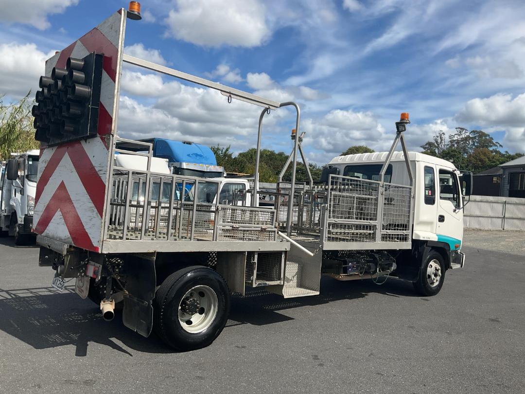 Photo '4' of Isuzu F SERIES FRR500F 4X2 TRUCK Traffic Management Photo '4' of Isuzu F SERIES FRR500F 4X2 TRUCK Traffic Management