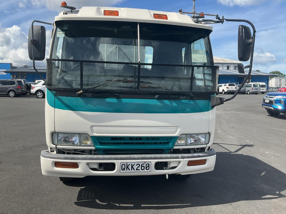 Photo '10' of Isuzu F SERIES FRR500F 4X2 TRUCK Traffic Management Photo '10' of Isuzu F SERIES FRR500F 4X2 TRUCK Traffic Management
