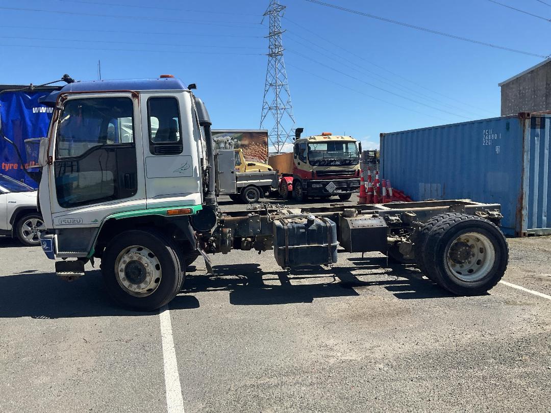 Photo '7' of Isuzu FTR 750 Cab Chassis