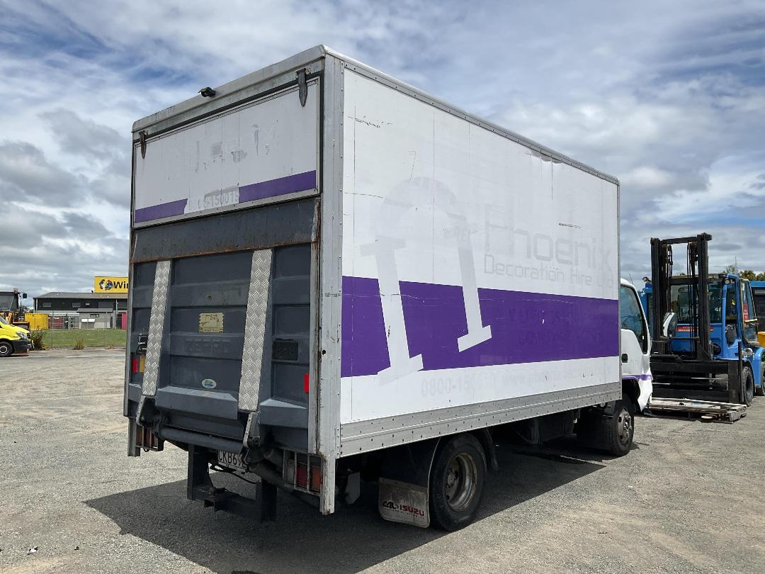 Photo '4' of Isuzu NPR 350 Box Body