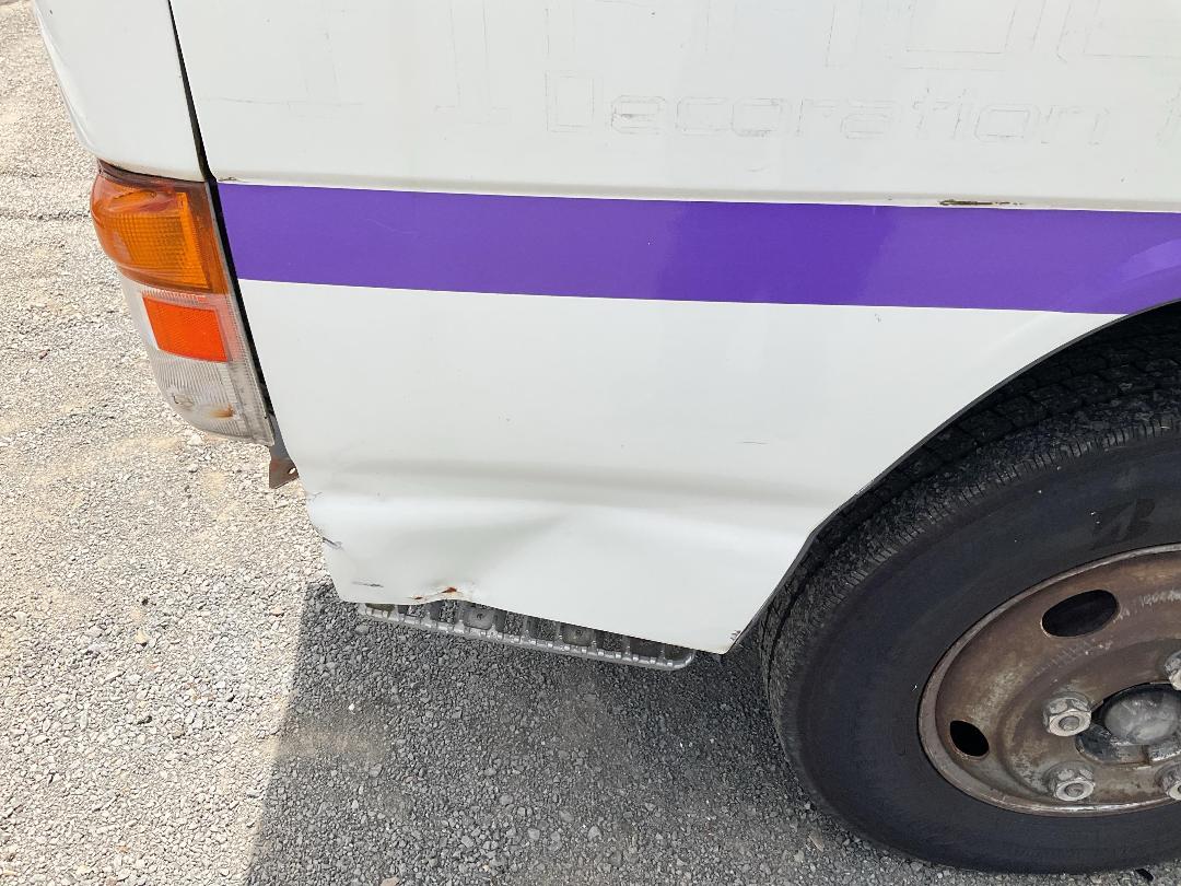 Photo '15' of Isuzu NPR 350 Box Body