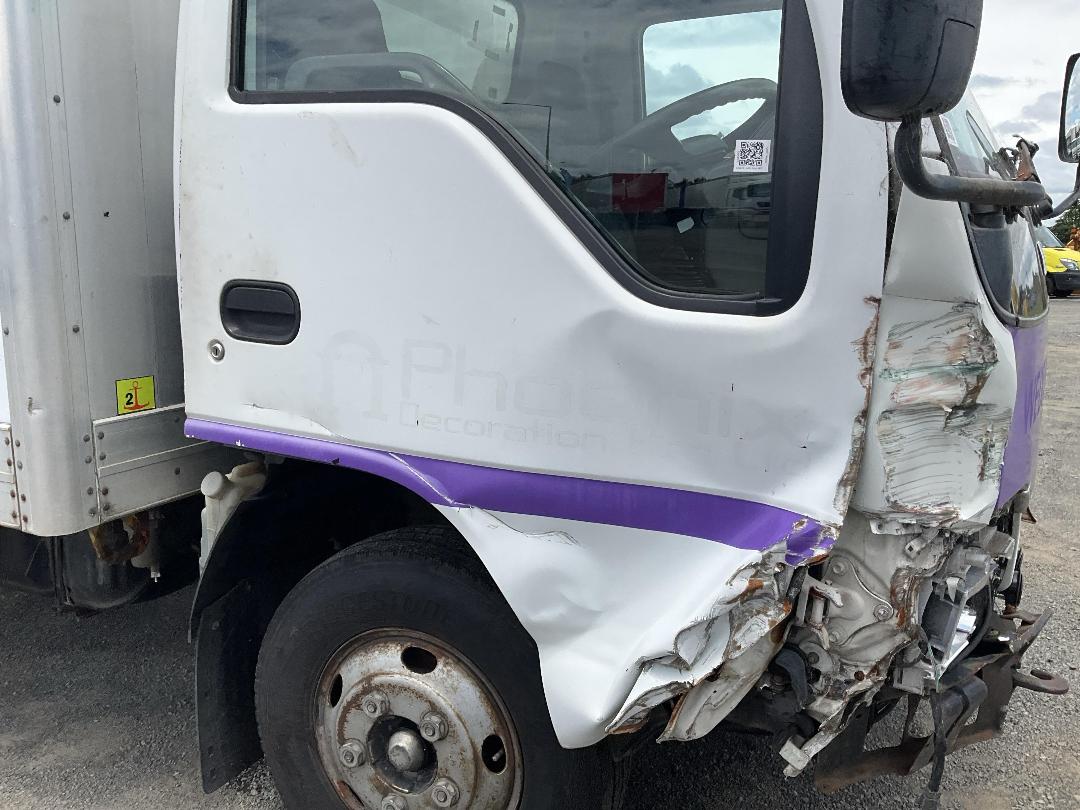 Photo '20' of Isuzu NPR 350 Box Body