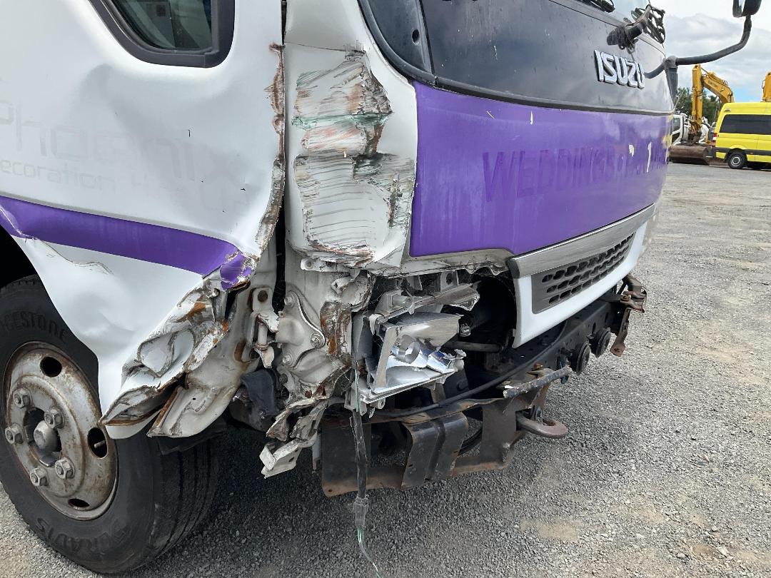 Photo '19' of Isuzu NPR 350 Box Body