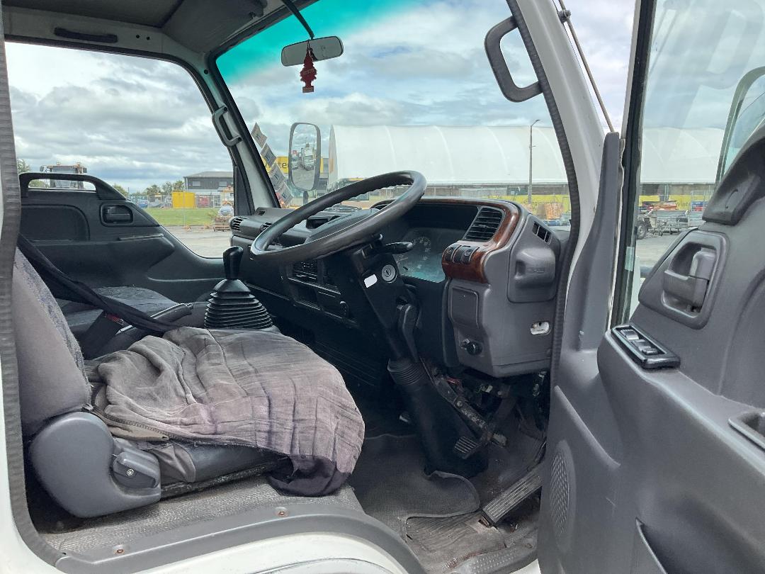 Photo '12' of Isuzu NPR 350 Box Body