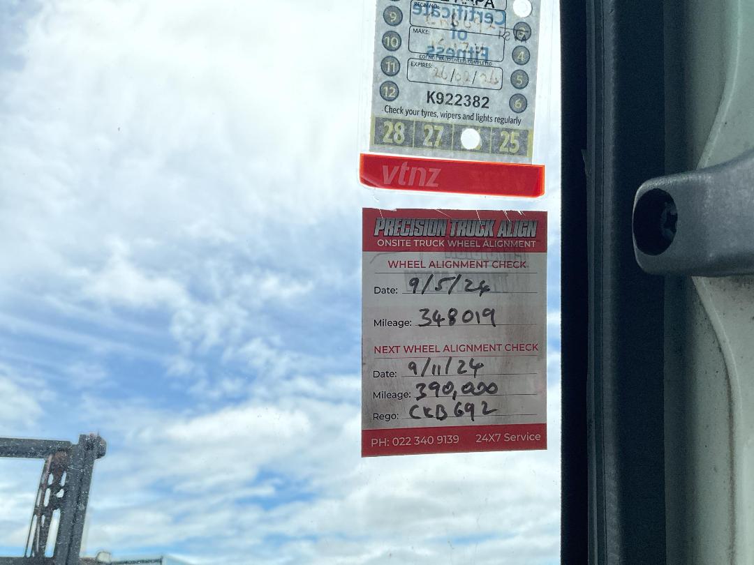 Photo '26' of Isuzu NPR 350 Box Body