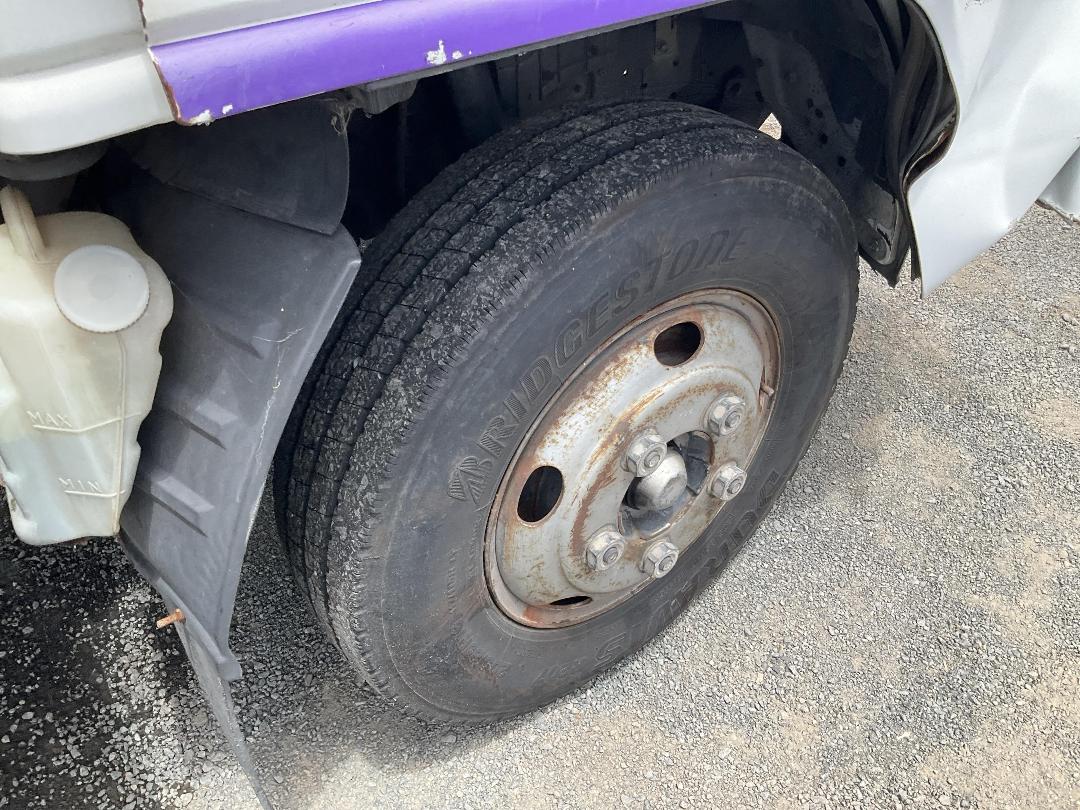 Photo '32' of Isuzu NPR 350 Box Body