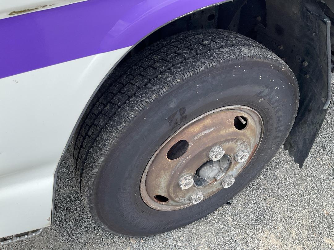 Photo '33' of Isuzu NPR 350 Box Body