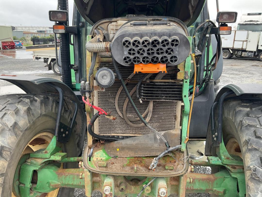 Photo '15' of John Deere 6420 Tractor