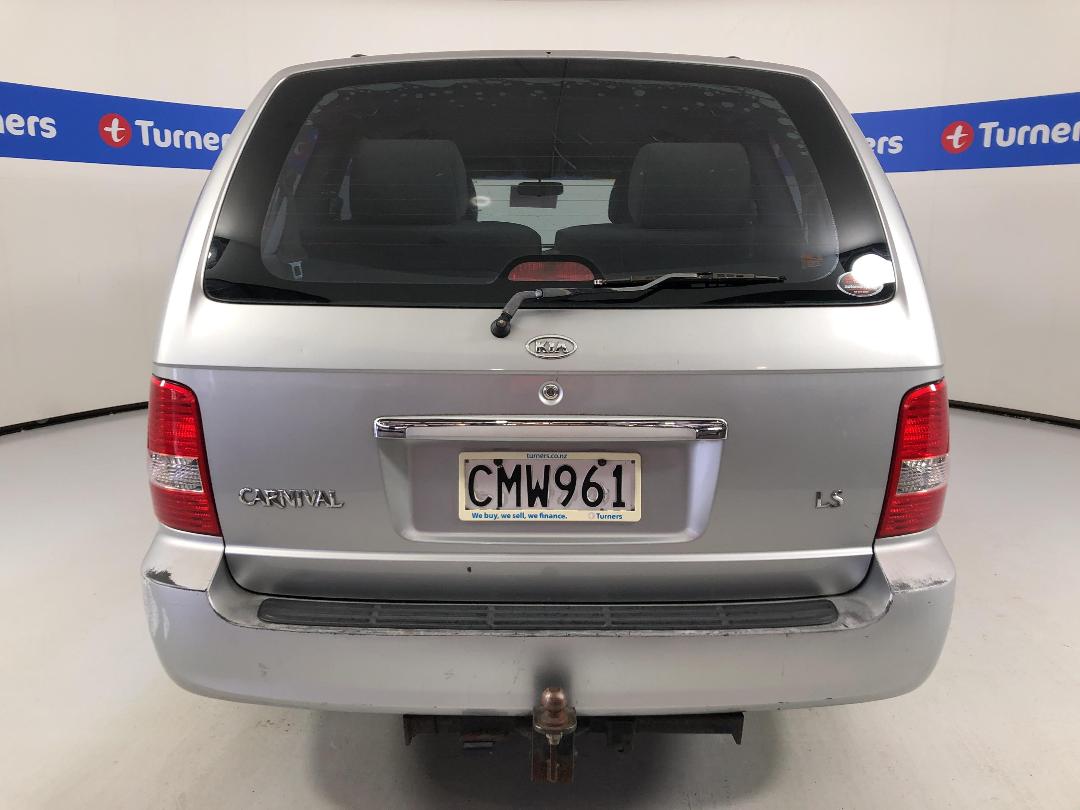 Photo '9' of KIA Carnival Photo '9' of KIA Carnival