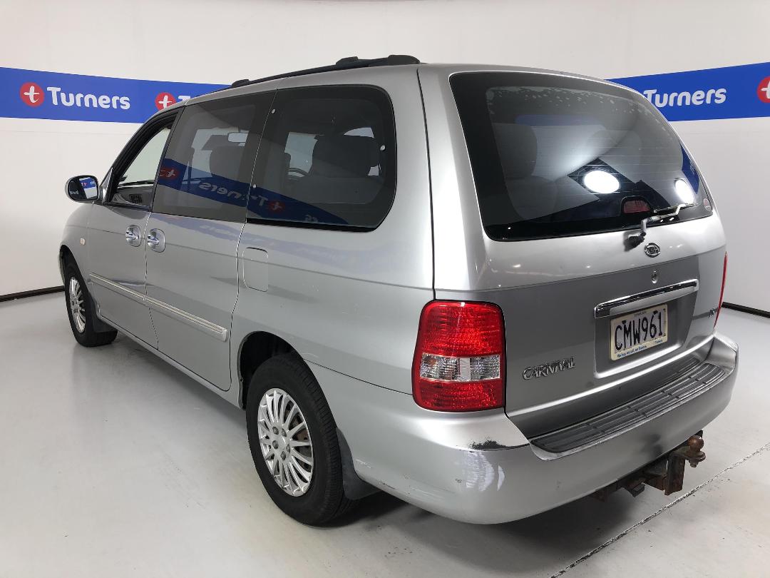 Photo '10' of KIA Carnival Photo '10' of KIA Carnival