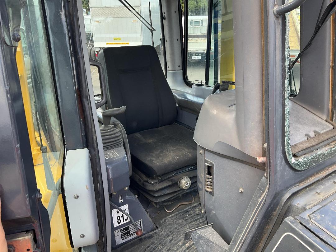 Photo '14' of Komatsu D41-6 Excavator