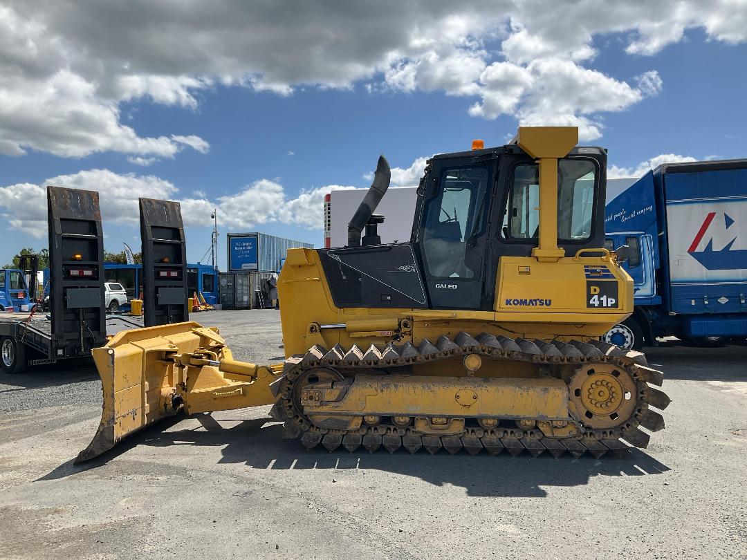 Photo '9' of Komatsu D41-6 Excavator