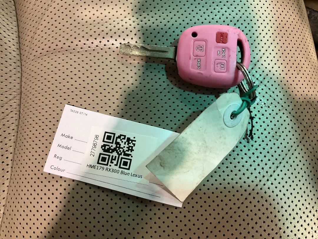 Photo '25' of Lexus RX300 Photo '25' of Lexus RX300