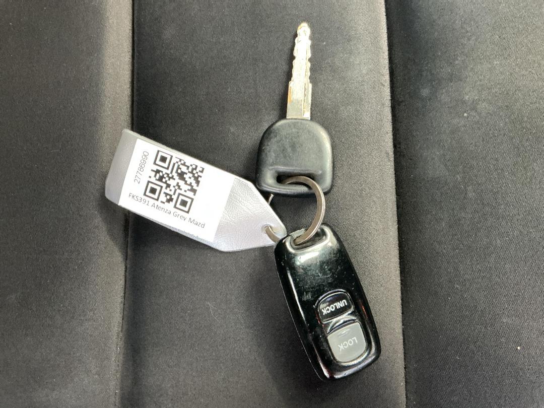 Photo '22' of Mazda Atenza