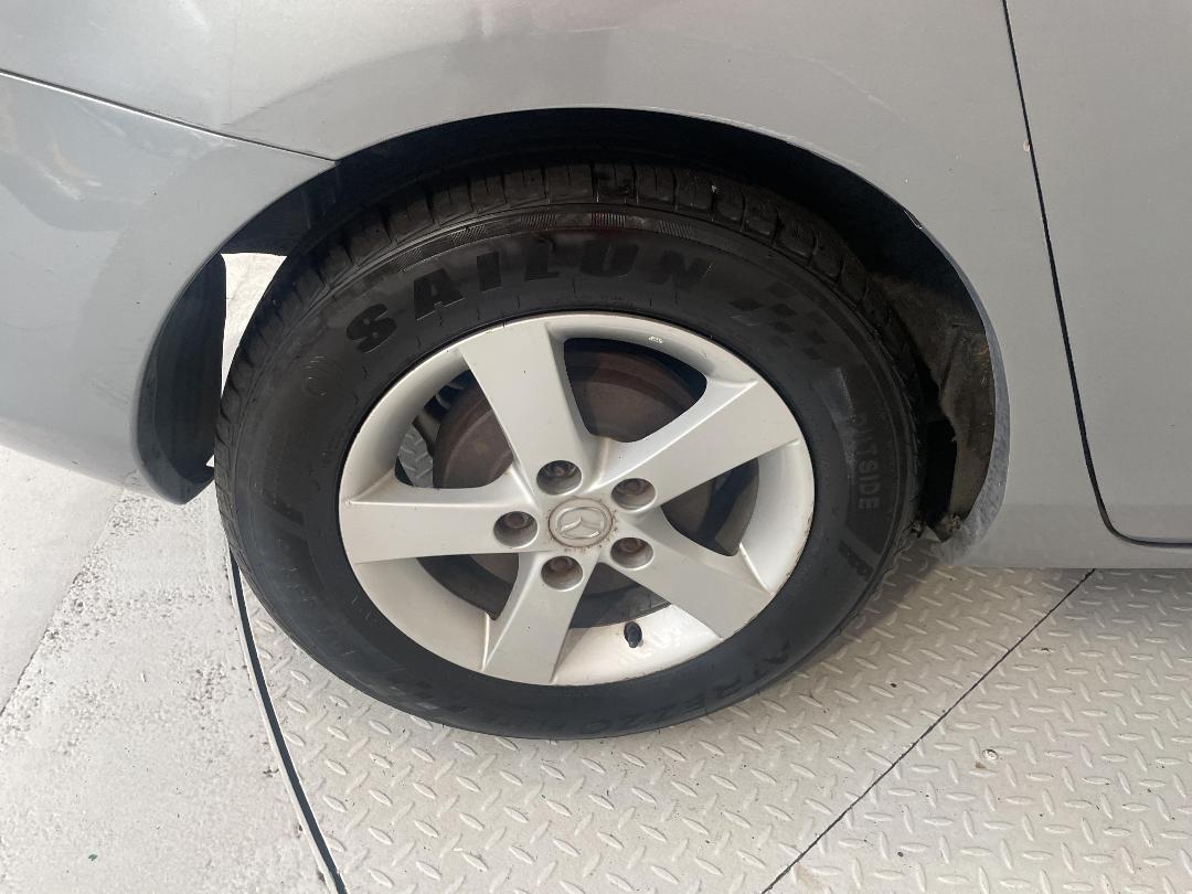 Photo '12' of Mazda Axela Photo '12' of Mazda Axela