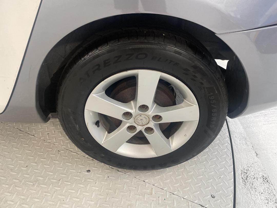 Photo '11' of Mazda Axela Photo '11' of Mazda Axela