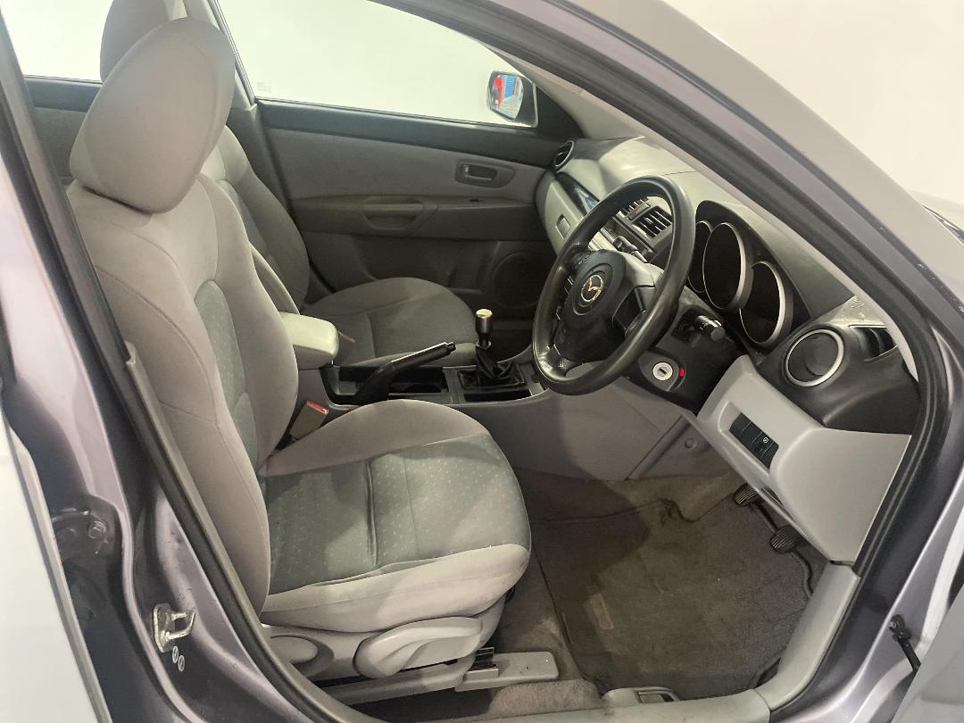 Photo '16' of Mazda Axela Photo '16' of Mazda Axela