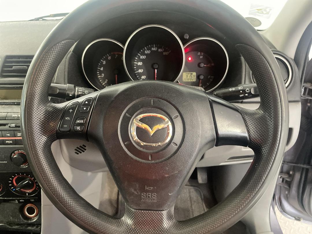 Photo '27' of Mazda Axela Photo '27' of Mazda Axela