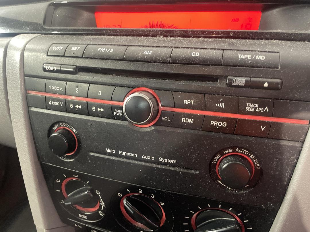 Photo '28' of Mazda Axela Photo '28' of Mazda Axela