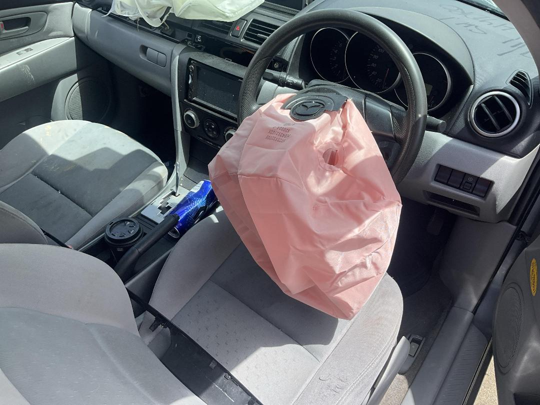 Photo '7' of Mazda Axela 1500 Photo '7' of Mazda Axela 1500