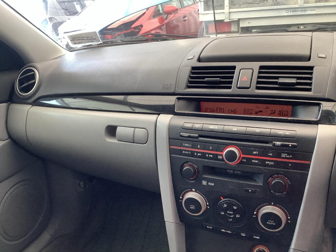 Photo '16' of Mazda Axela