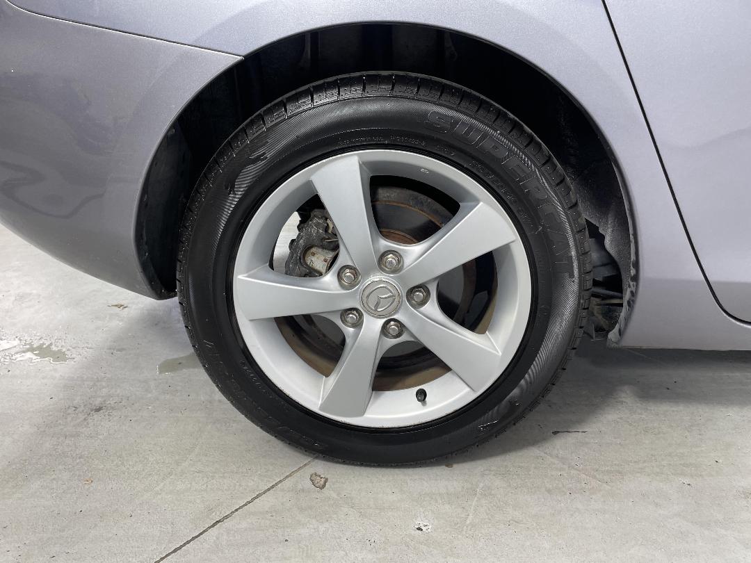 Photo '12' of Mazda Axela Photo '12' of Mazda Axela